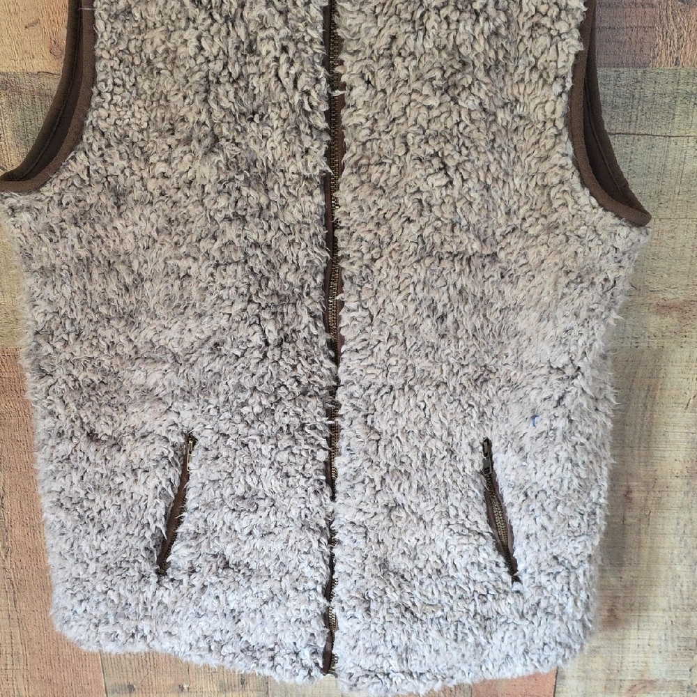 Sherpa Vest Cream And Brown EUC - Picture 5 of 12